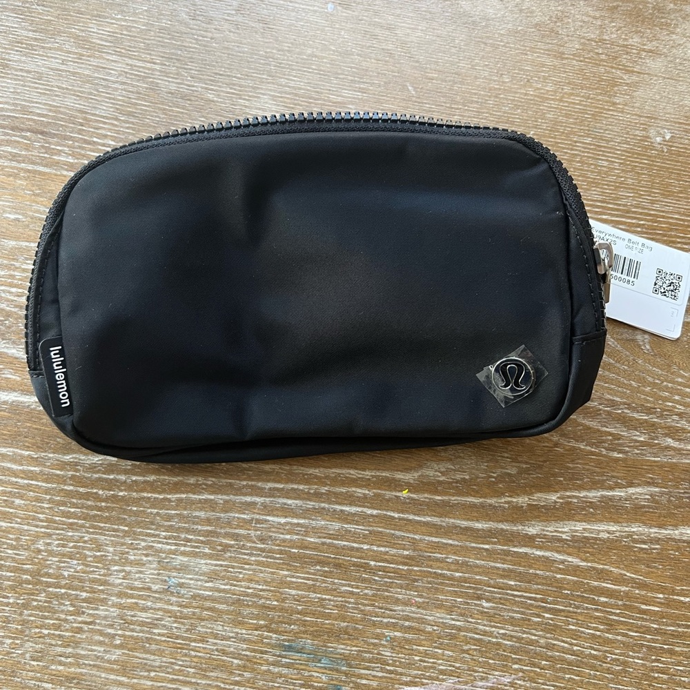 Black Lululemon Everywhere Belt Bag